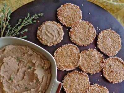 Chicken liver pate with sesame rounds