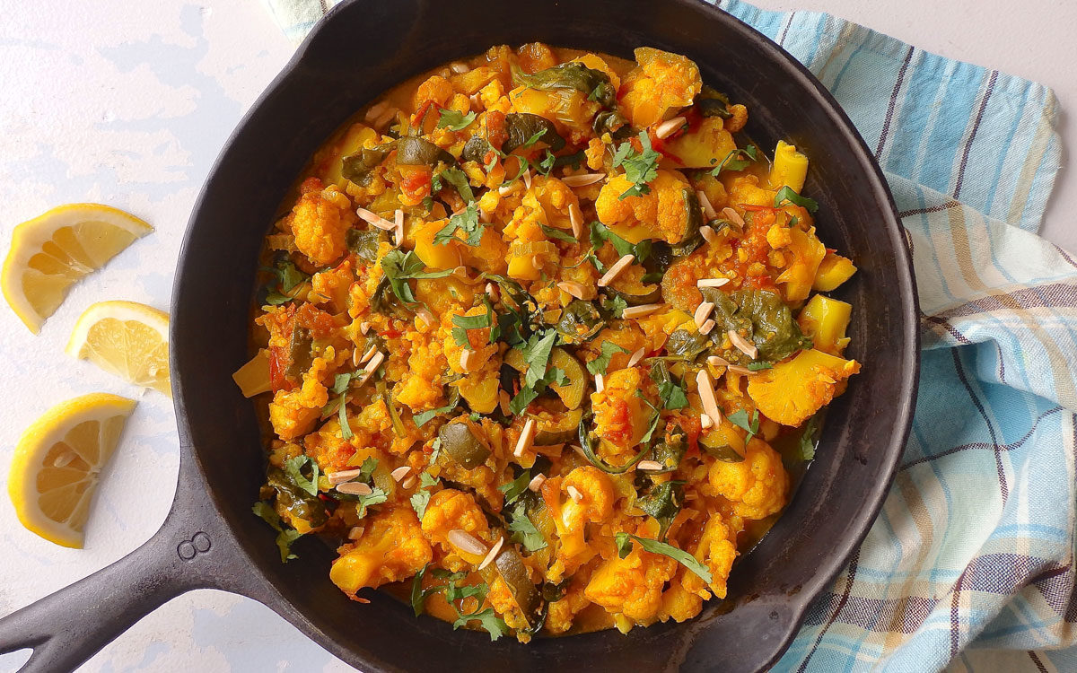 This vegan cauliflower curry is tasty and full of anti-inflammatory ingredients for your Candida diet.