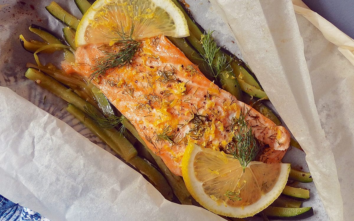 Parchment baked salmon with lemon and vegetables, on the Candida diet